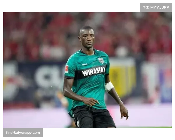 斯图加特锋线陷入越位陷阱，吉拉西被针对性盯防全场哑火